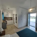 Kallista - Sunlit Apartahotel