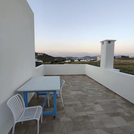 Kallista - Sunlit Apartahotel Parasporos